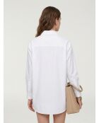 Wit shirt met klassieke kraag en lange mouwen