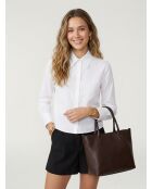 Wit shirt met klassieke kraag en lange mouwen