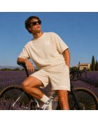 Cremefarbenes charakteristisches cremefarbenes Baumwoll-T-Shirt
