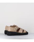 Chaussures creepers design méduse en cuir grainé beiges