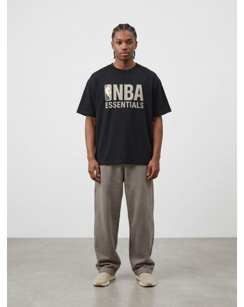 T-shirt nera NBA Essentials