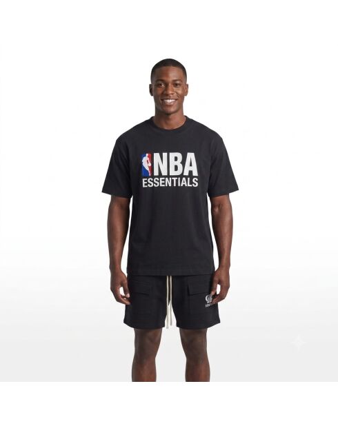 T-shirt nera NBA Essentials