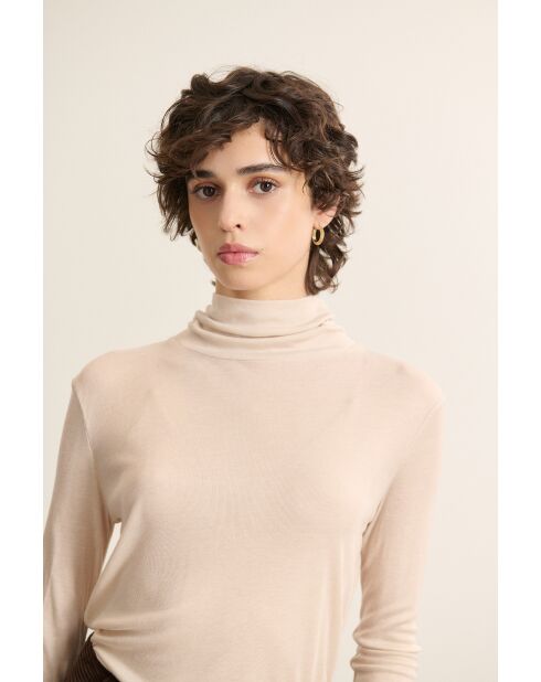 Camiseta Berne beige de manga larga con cuello alto