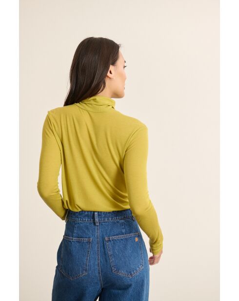 Camiseta Berne olivo de manga larga con cuello alto