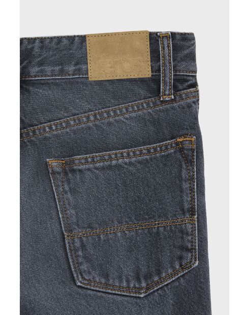 Jean Peyo used black