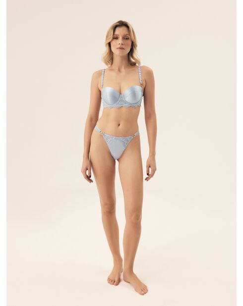 Heldere lichtblauwe string