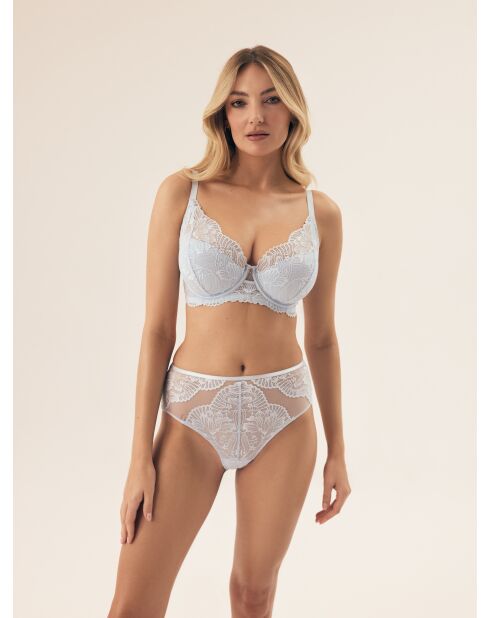 Hellblaue Soft-BHs mit Blaubeere
