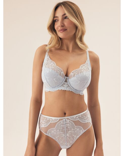Hellblaue Soft-BHs mit Blaubeere