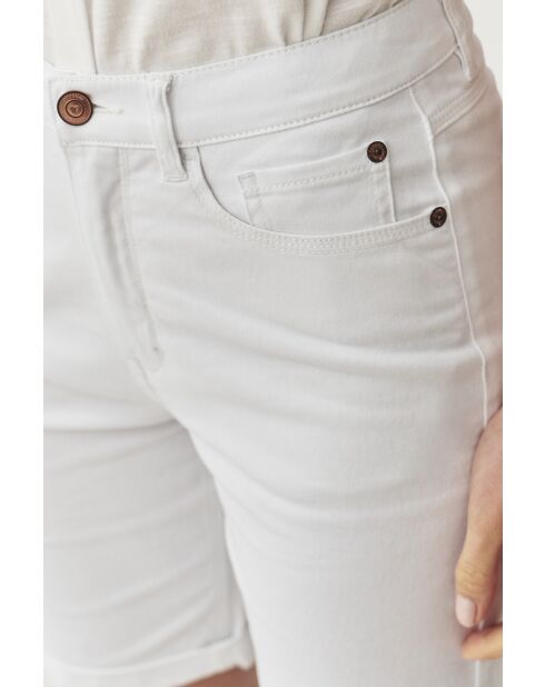 Weiße Shorts aus Baumwollstoff von Romikisa