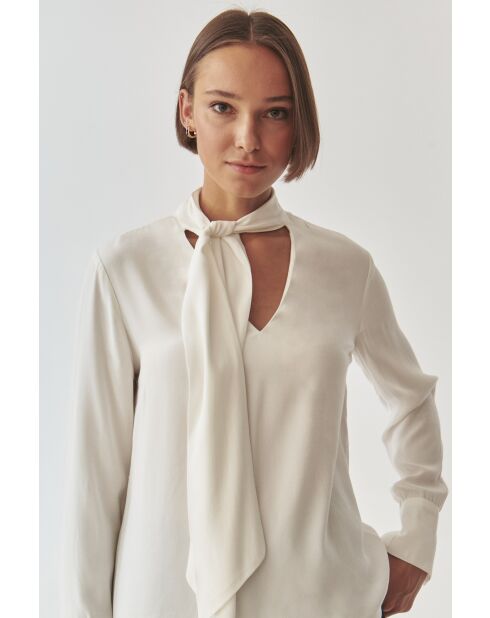 Cremefarbene Bluse Crava