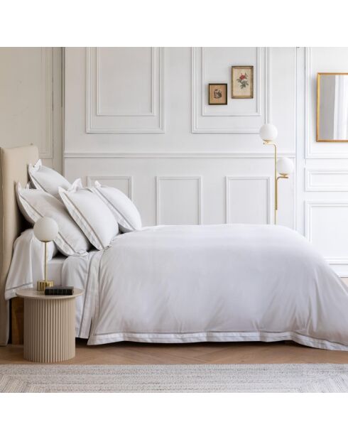 Housse de couette en satin brodé Dolly blanche