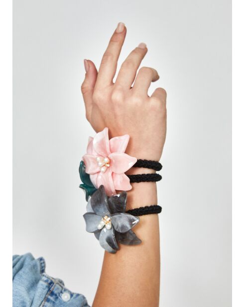 Élastique à fleurs pour cheveux et perles résine gris