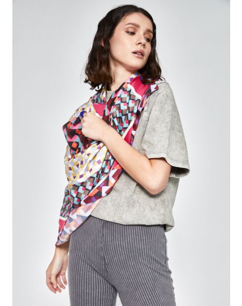 Geel/magenta sjaal met geometrisch patroon