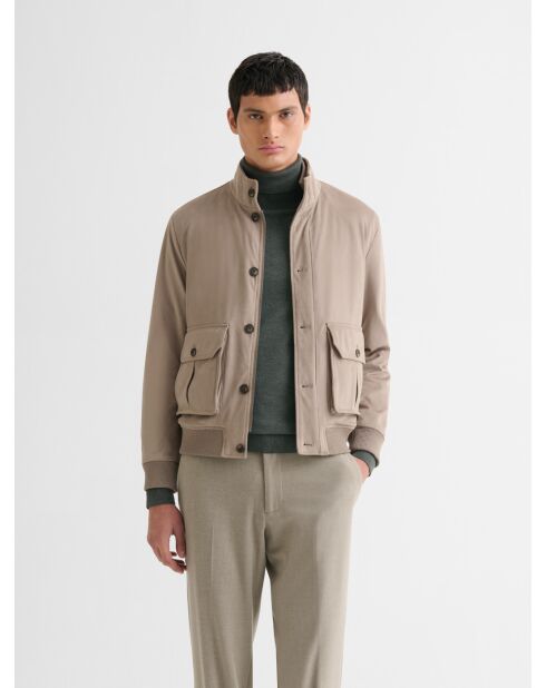 Beigefarbene Wildlederjacke mit Stehkragen
