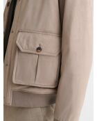 Beigefarbene Wildlederjacke mit Stehkragen