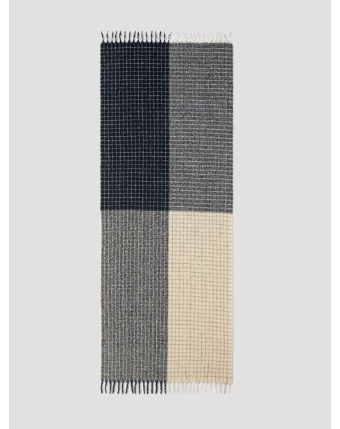 Marineblauer karierter karierter Schal