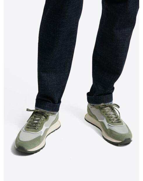 Tweekleurige lindekleurige sneakers