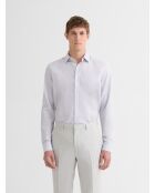 Weißes gestreiftes Slimshirt ohne Bügeln
