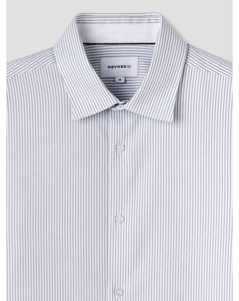 Weißes gestreiftes Slimshirt ohne Bügeln