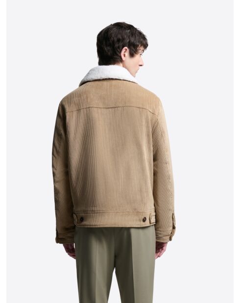 Camelkleurige fluwelen jas met sherpakraag