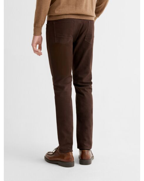 Schmale Stretchjeans in Kakaobraun