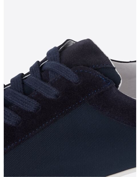 Donkerblauwe sneakers van twee materialen