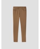 Camelfarbene, schmal geschnittene Stretchjeans