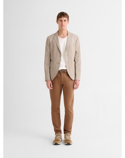Camelfarbene, schmal geschnittene Stretchjeans