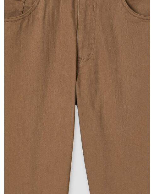 Camelfarbene, schmal geschnittene Stretchjeans