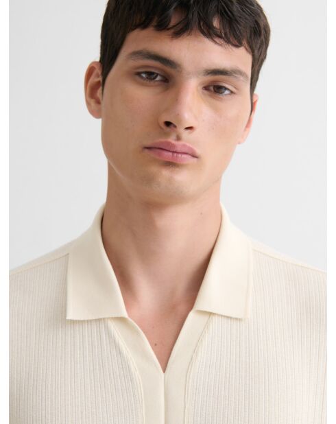 Polo col V effet maille beige clair