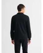 Polo negro regular con botones