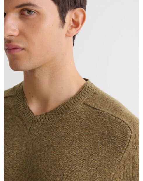 Maglione con scollo a V in misto lana nocciola