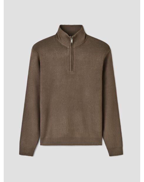 Maglione color tabacco con zip e collo a imbuto