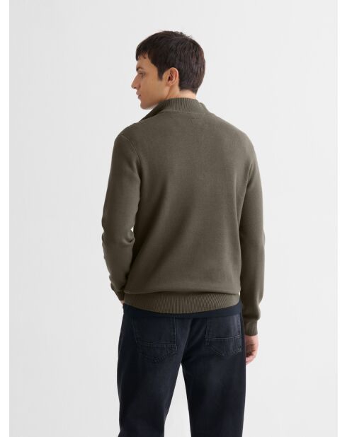 Maglione color tabacco con zip e collo a imbuto
