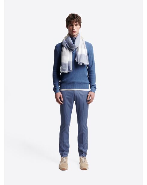 Maglia blu con collo a imbuto in viscosa certificata