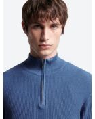 Maglia blu con collo a imbuto in viscosa certificata