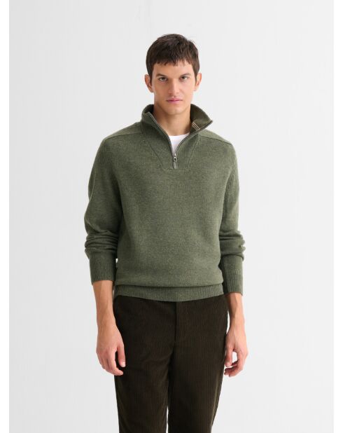 Dunkelkhakifarbener Pullover aus Wollmischung mit Truckerkragen