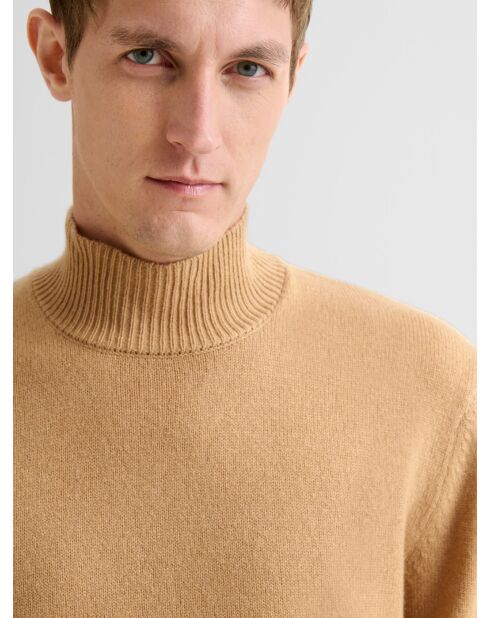 Karamellfarbener Pullover mit Stehkragen aus Wolle und Cashmere 2