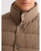 Chaqueta sin mangas impermeable de color topo