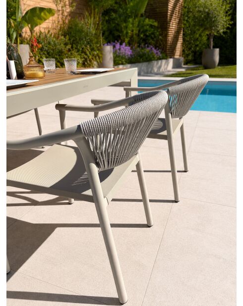 Ensemble table de jardin Tonga en aluminium et plateau polywood aspect bois et 4 fauteuils Sumba grège- 5 pièces