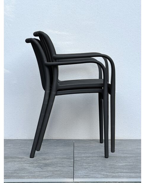 Lot composé d'une table de jardin Lamu en aluminium et plateau polywood aspect bois et 4 fauteuils Tiago noirs gris anthracite - 5 pièces