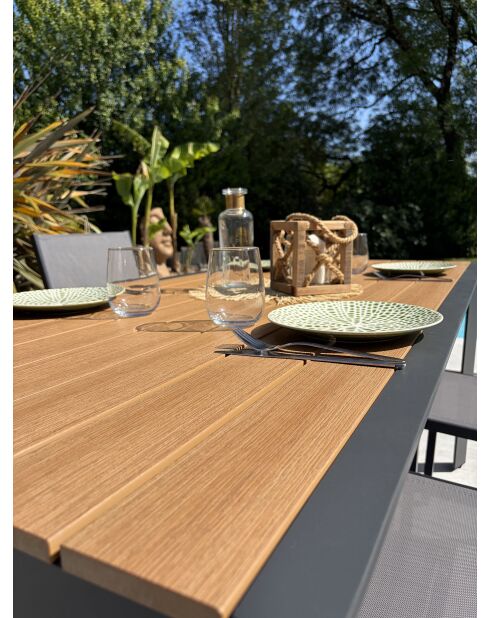 Ensemble table de jardin Tonga en aluminium et plateau polywood aspect bois et 4 chaises Tolede empilables gris anthracite - 5 pièces