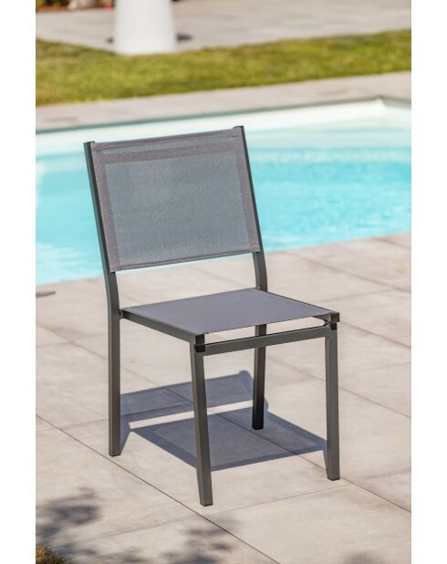 Ensemble table de jardin Tonga en aluminium et plateau polywood aspect bois et 6 chaises Tolede empilables gris anthracite - 7 pièces