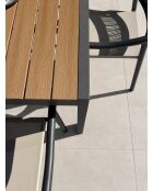 Ensemble repas d'une table de jardin Tonga en aluminium et plateau polywood aspect bois et 4 fauteuils Sumba gris anthracite - 5 pièces