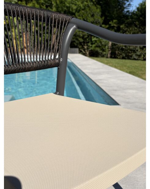 Ensemble table de jardin Hanoi en aluminium et 8 fauteuils Sumba gris anthracite - 9 pièces