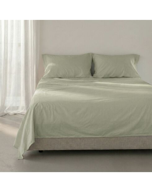 Einfaches Baumwollbettlaken aus Ton in Beige