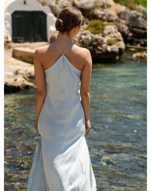 Ines eisblaues Kleid