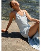 Ines eisblaues Kleid