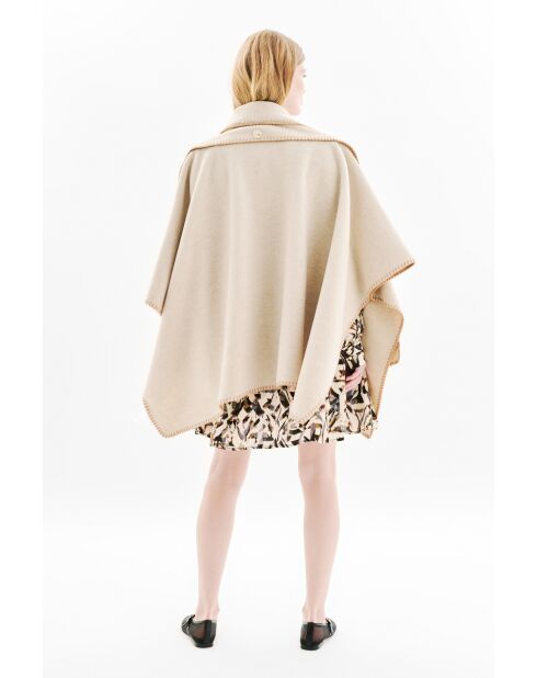 Poncho Hester creme