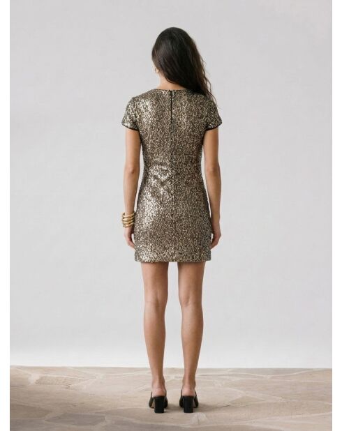 Kurzes Kleid mit goldenen Pailletten